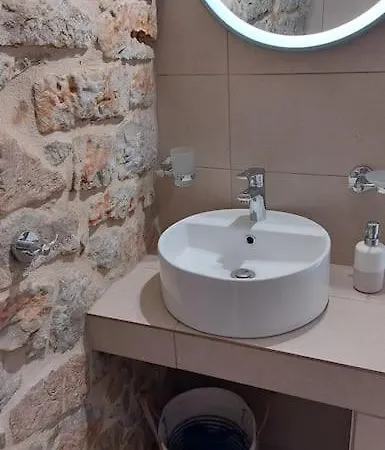 펜션 200 Year Old 'kamara Suite' With Private Garden *