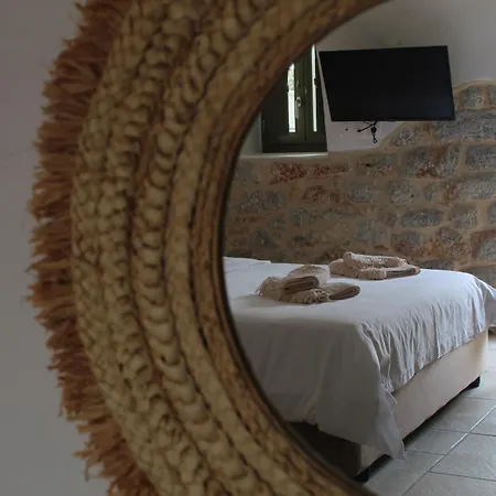 Hébergement de vacances 200 Year Old 'kamara Suite' With Private Garden