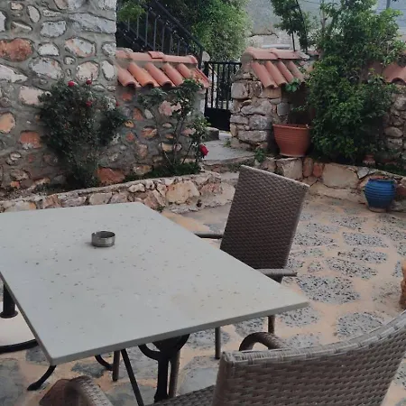 200 Year Old 'kamara Suite' With Private Garden