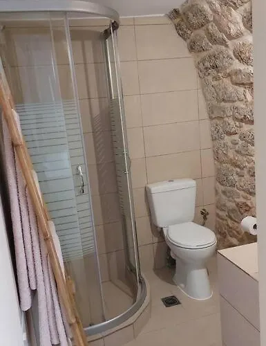 200 Year Old 'kamara Suite' With Private Garden 度假居 Pírgos Dhiroú